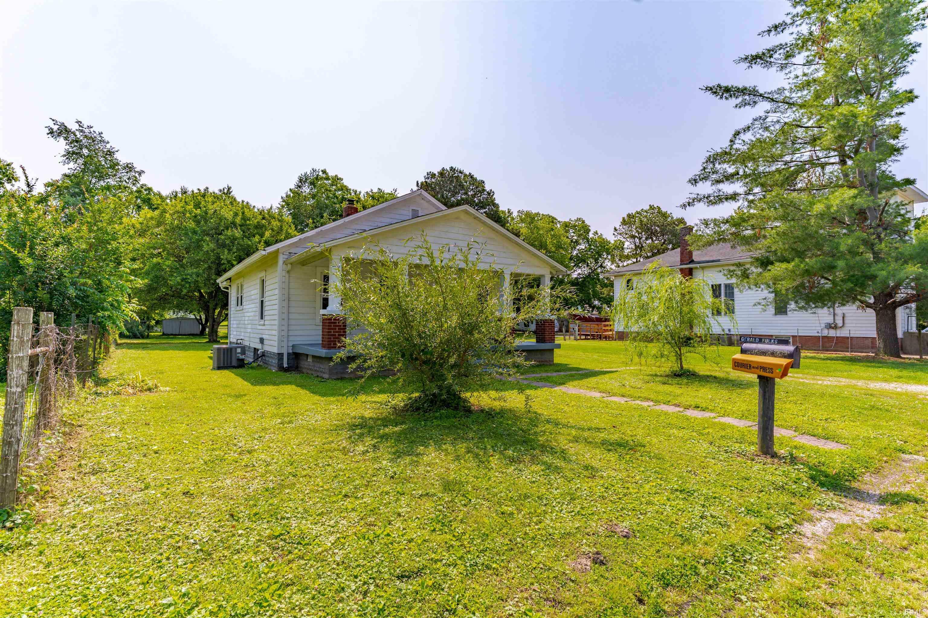 Property Photo:  413 S East Street  IN 47635 