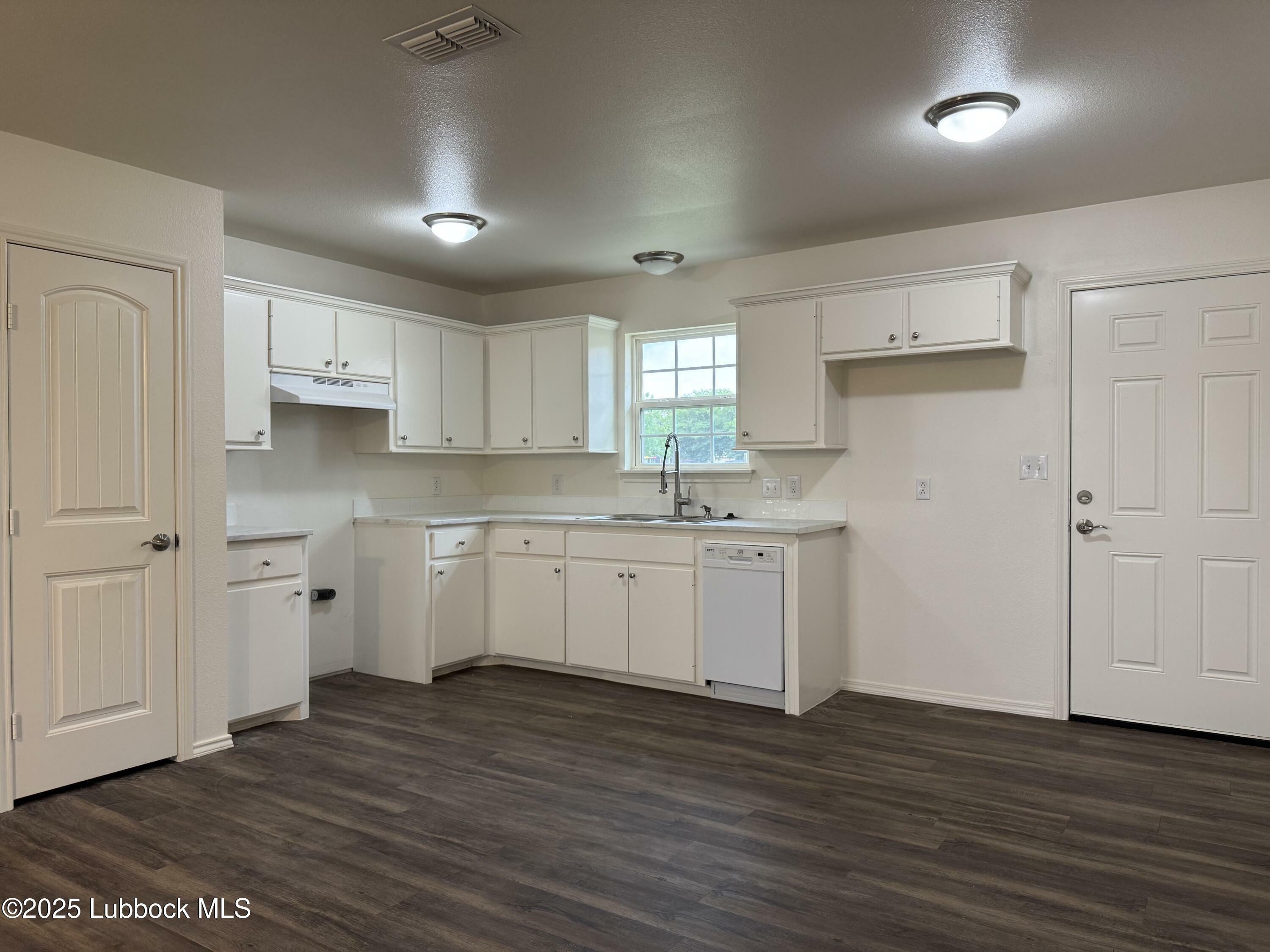 Property Photo: 440 W Scott Street TX 79364