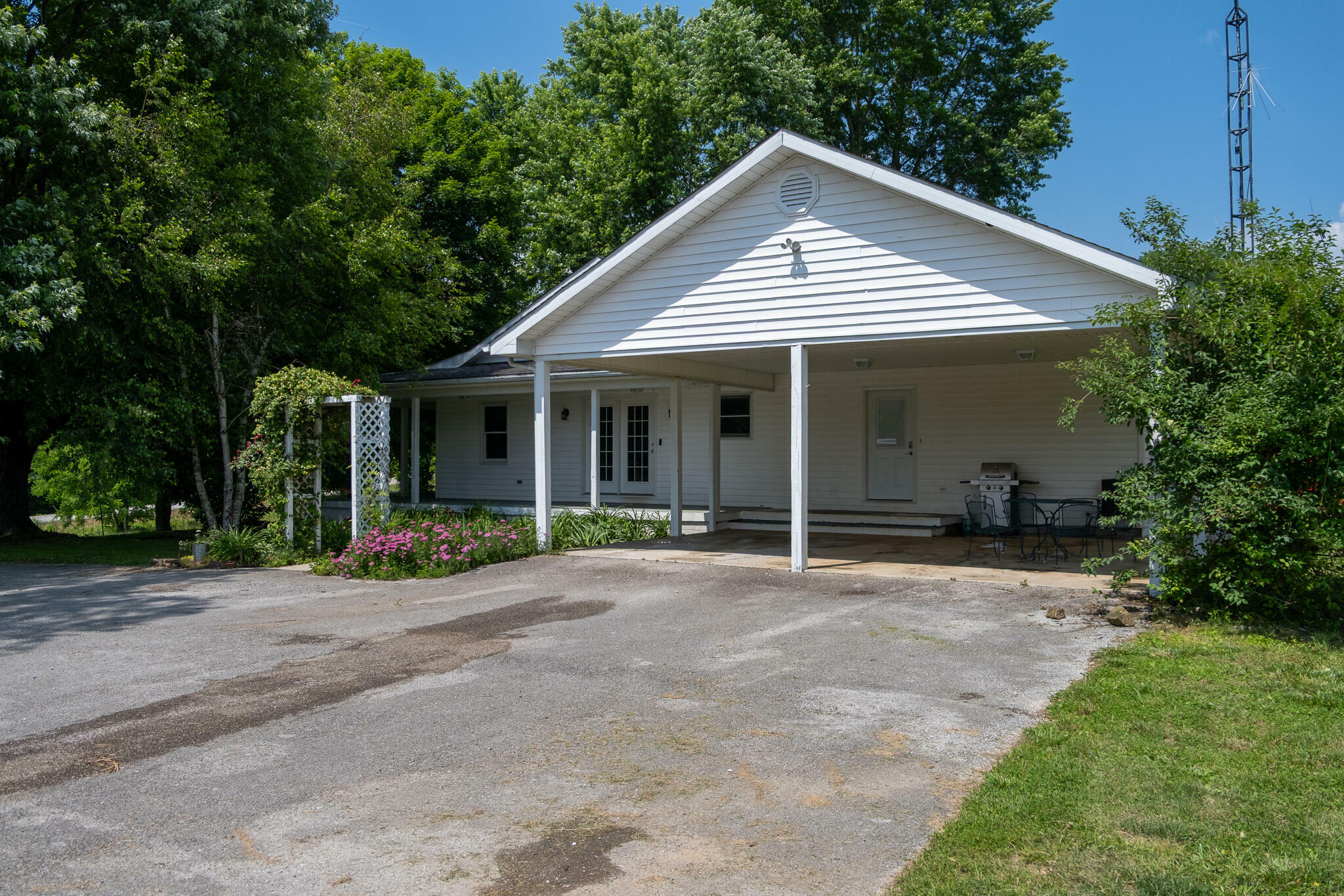 Property Photo: 1987 White Rock Road KY 40456
