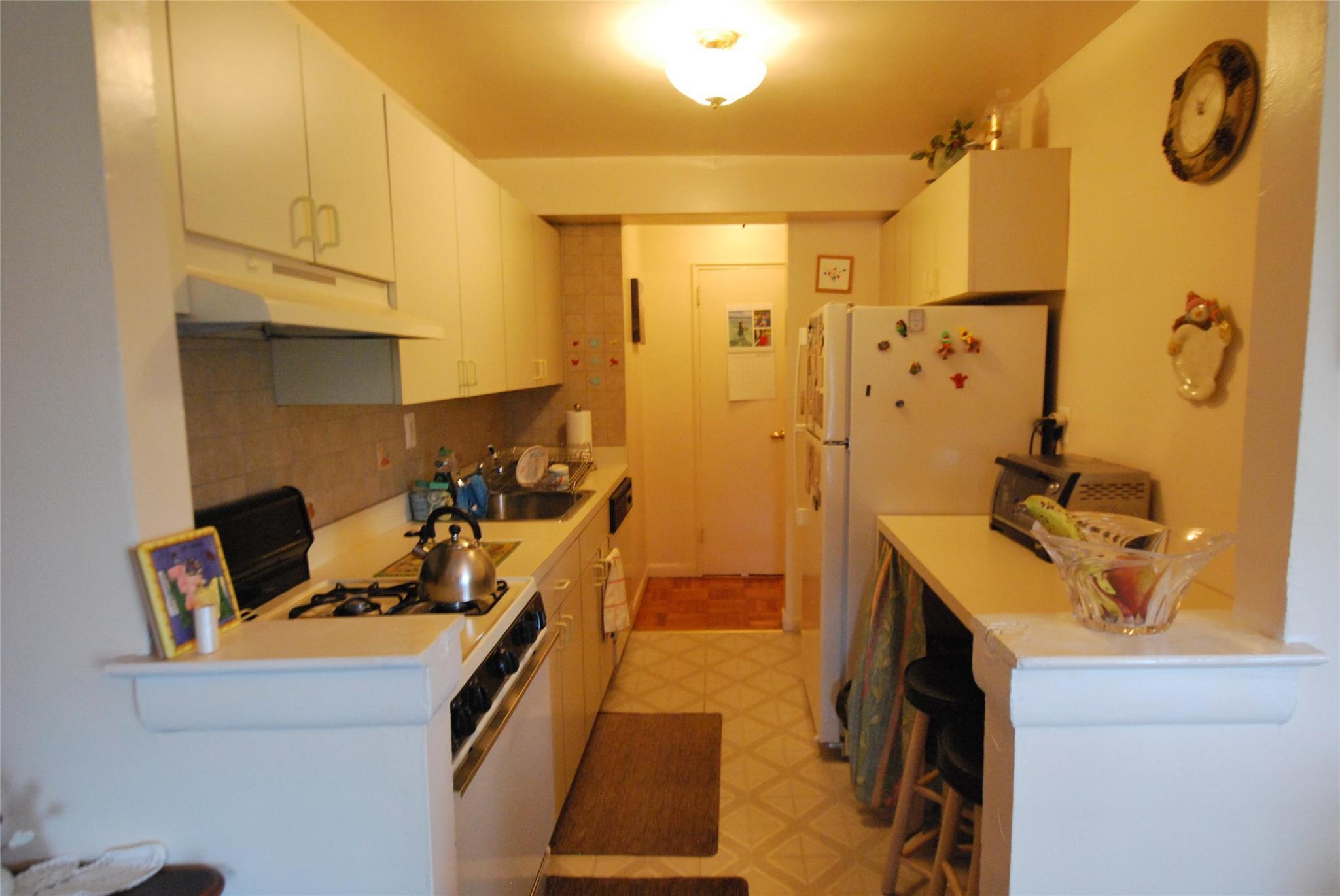 Property Photo: 3 Sadore Lane 2F NY 10710