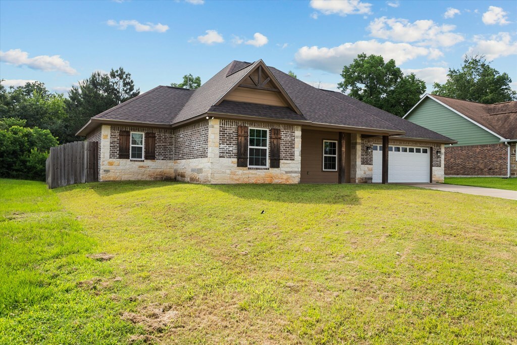 Property Photo:  174 Cedar Hill Loop  TX 75904 