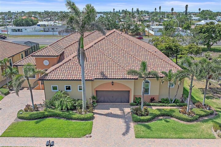 9220 43rd Terrace W  Bradenton FL 34209 photo