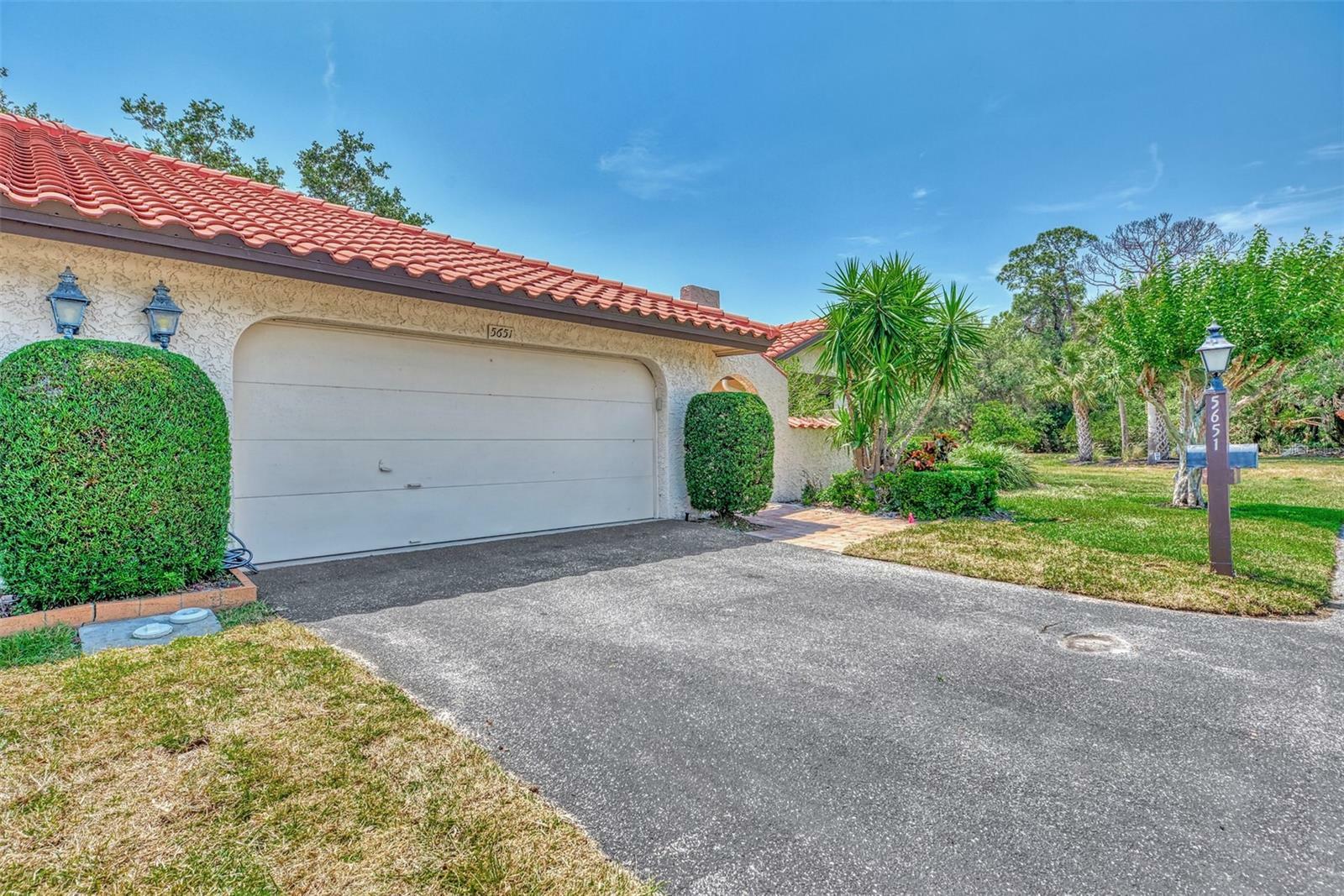 Property Photo: 5651 Golf Pointe Drive 5651 FL 34243