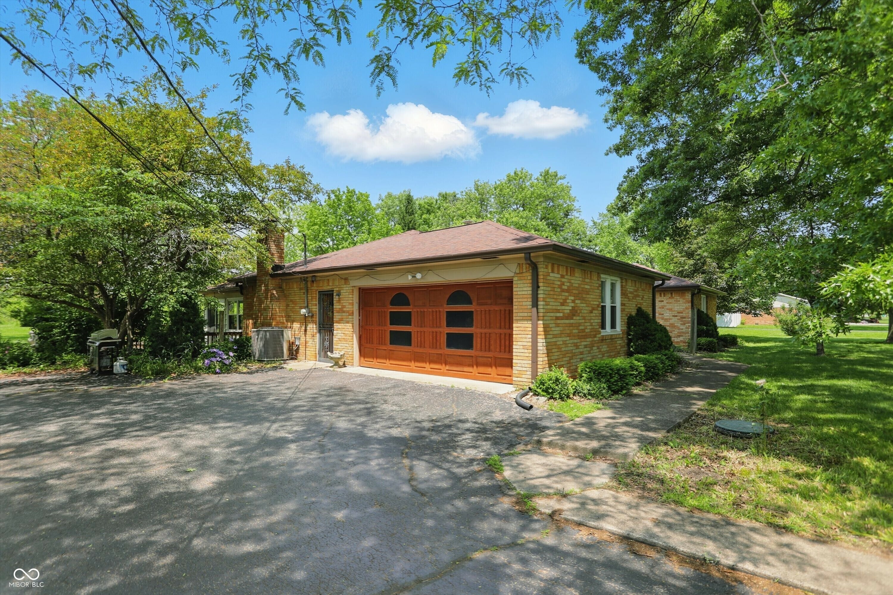 Property Photo:  1914 S Avon Avenue  IN 46123 