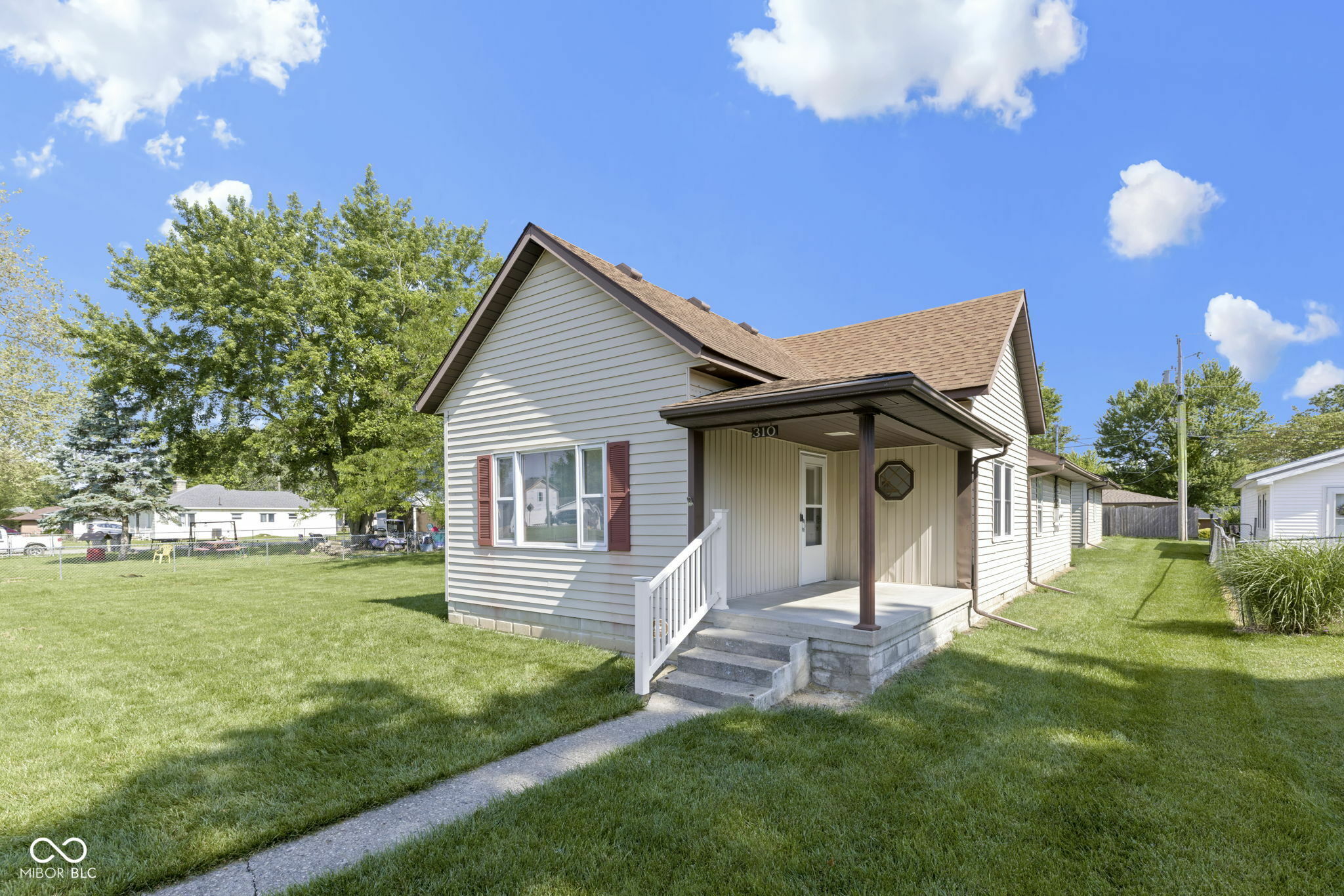 Property Photo: 310 W Jackson Street IN 46001