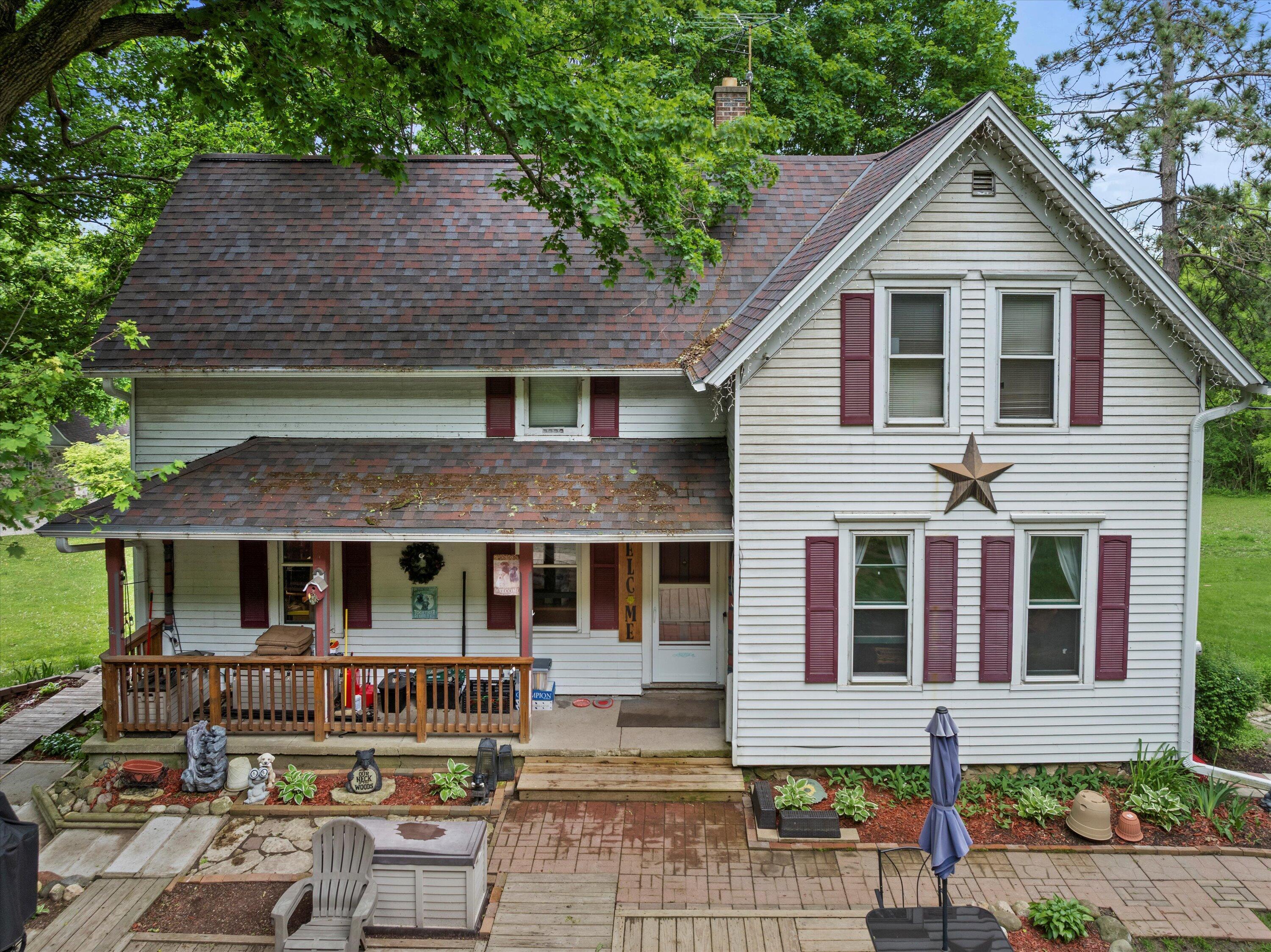 Property Photo: 794 Emerald Dr WI 53027