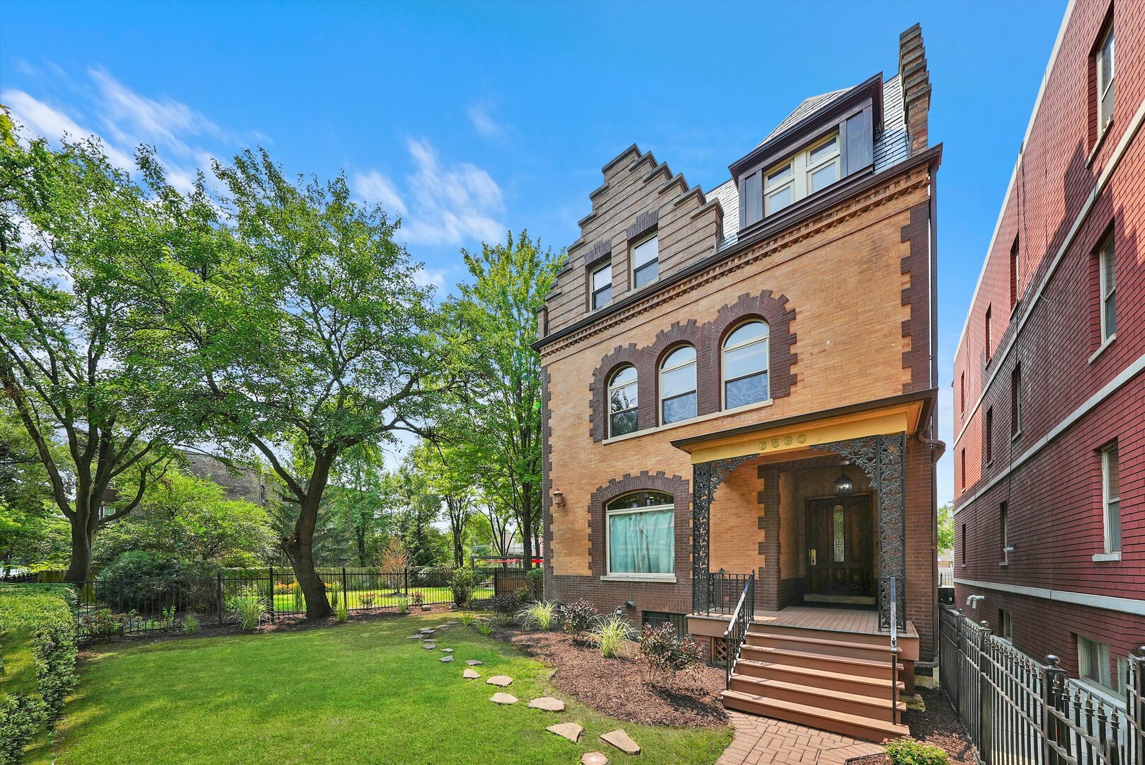Property Photo: 6530 S University Avenue IL 60637