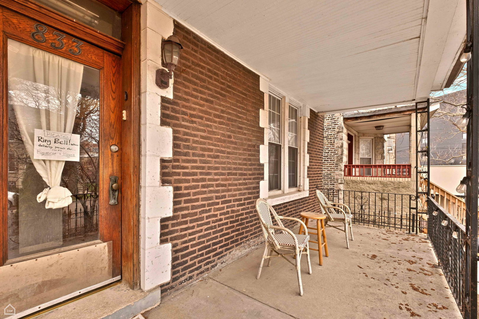 Property Photo: 833 N Richmond Street IL 60622