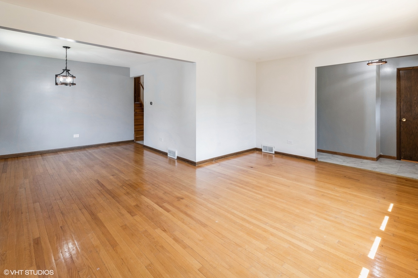 Property Photo: 4530 Butterfield Road IL 60162