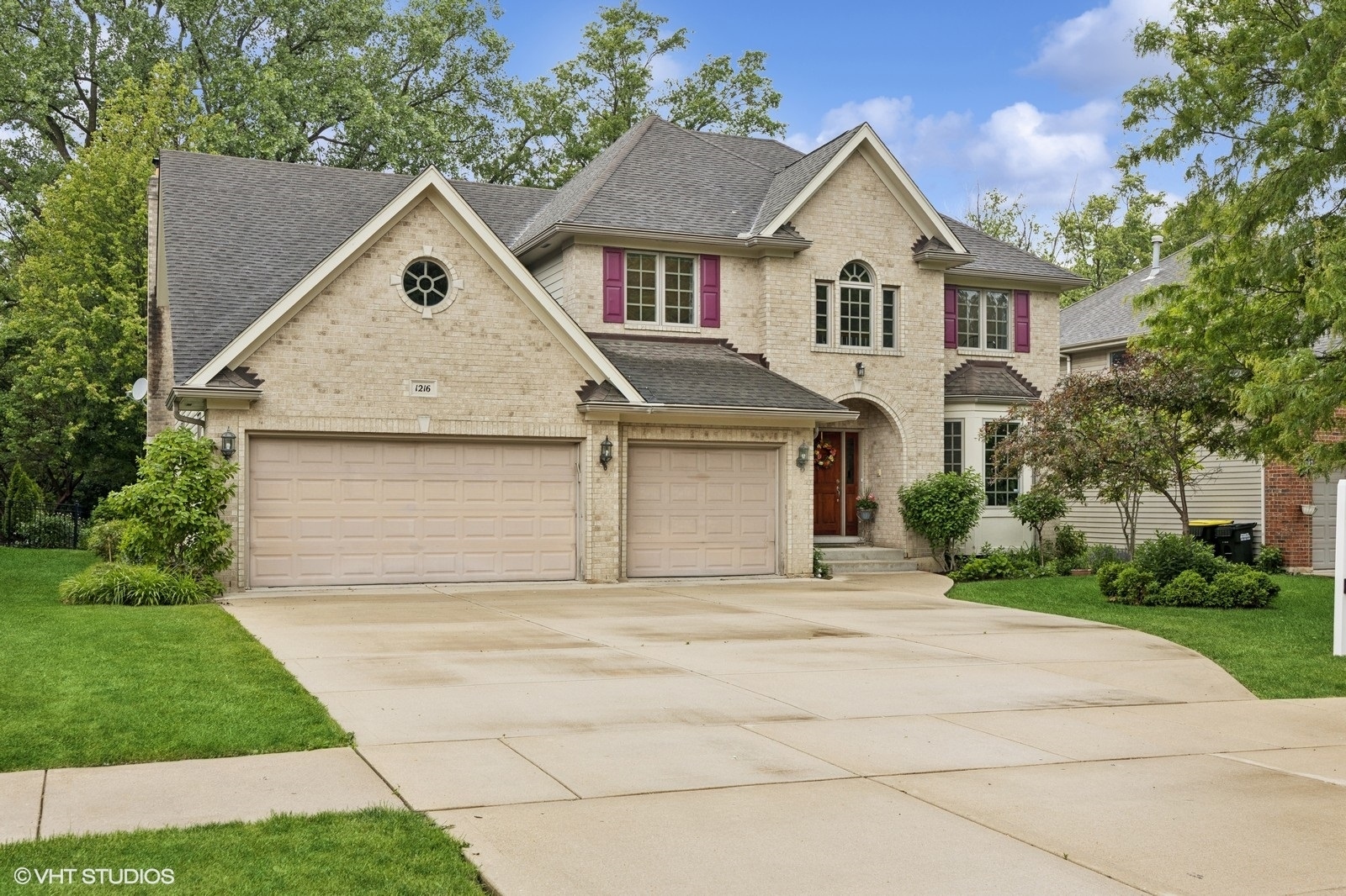 Property Photo: 1216 Richmond Avenue IL 60559