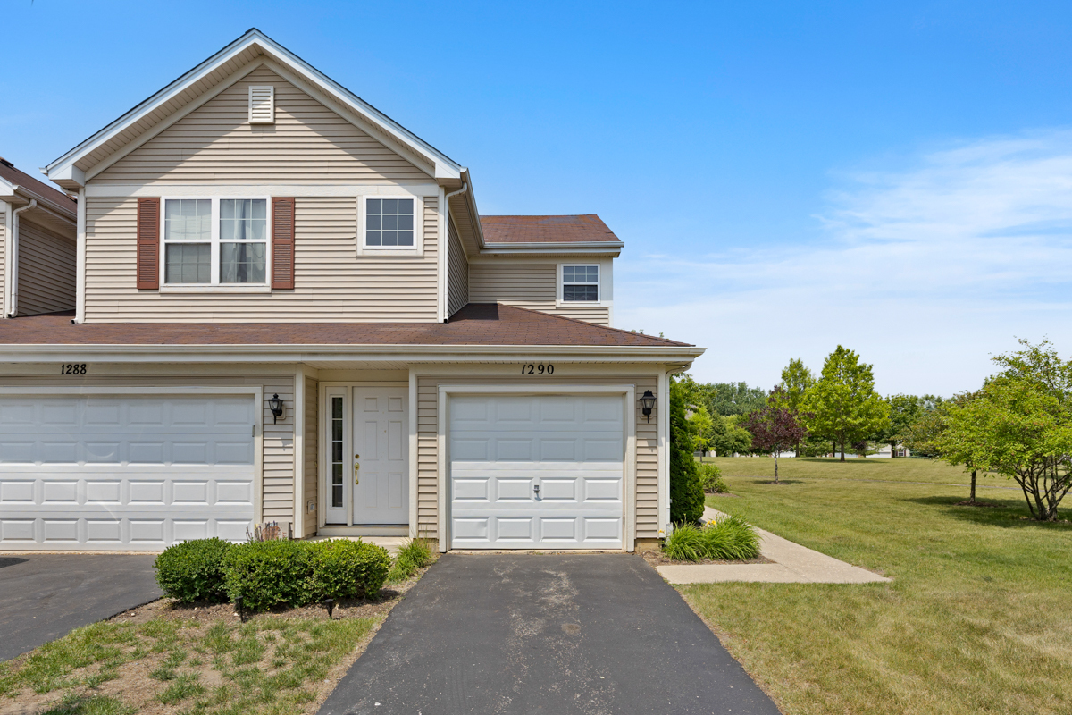 Property Photo:  1290 Remington Drive 1290  IL 60020 