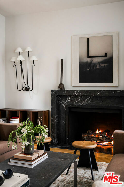 Property Photo:  8817 Thrasher Avenue  CA 90069 