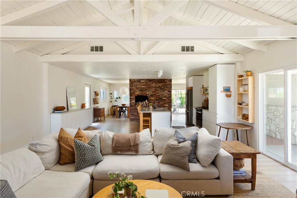 Property Photo: 2136 E Jackson Avenue CA 92867