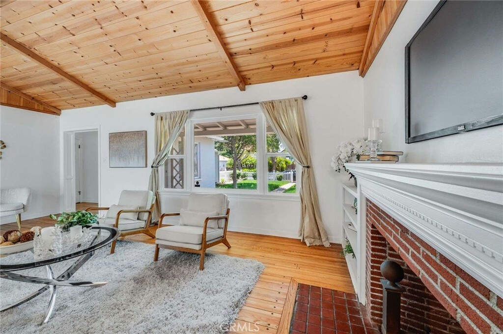 Property Photo:  11653 Weddington Street  CA 91601 