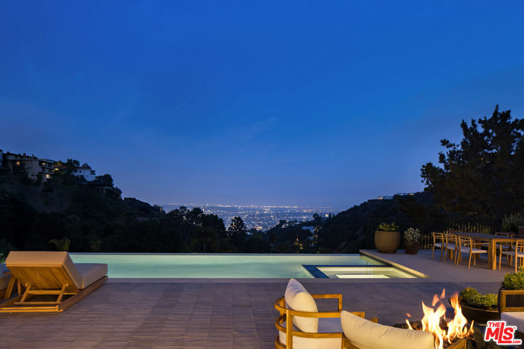 Property Photo:  1849 Rising Glen Road  CA 90069 