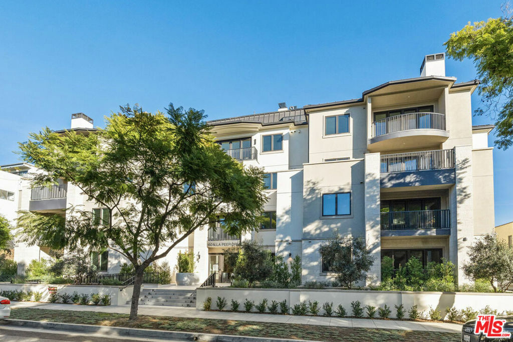 Property Photo:  160 N La Peer Drive 201  CA 90211 