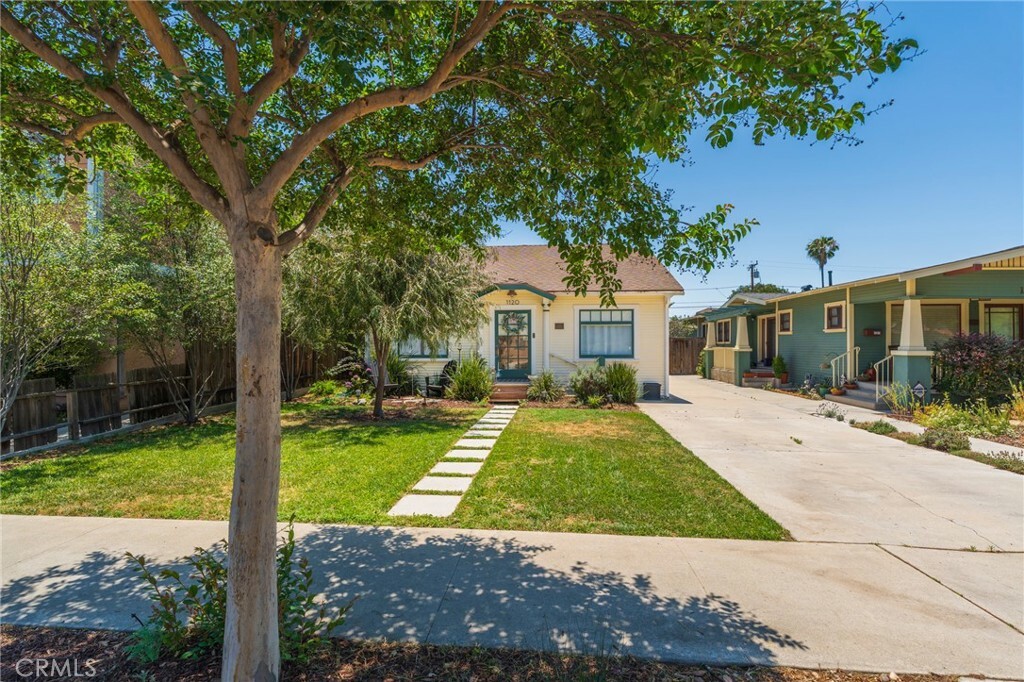 Property Photo:  1120 W Chestnut Street  CA 92805 