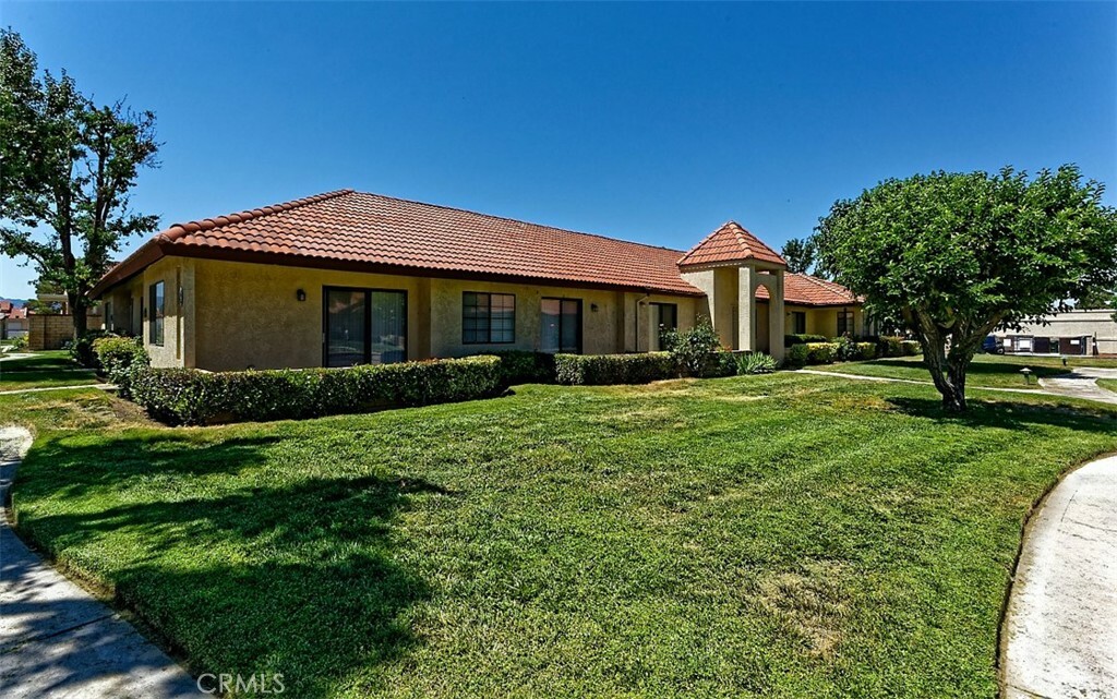 Property Photo: 19236 Cottonwood Drive CA 92308