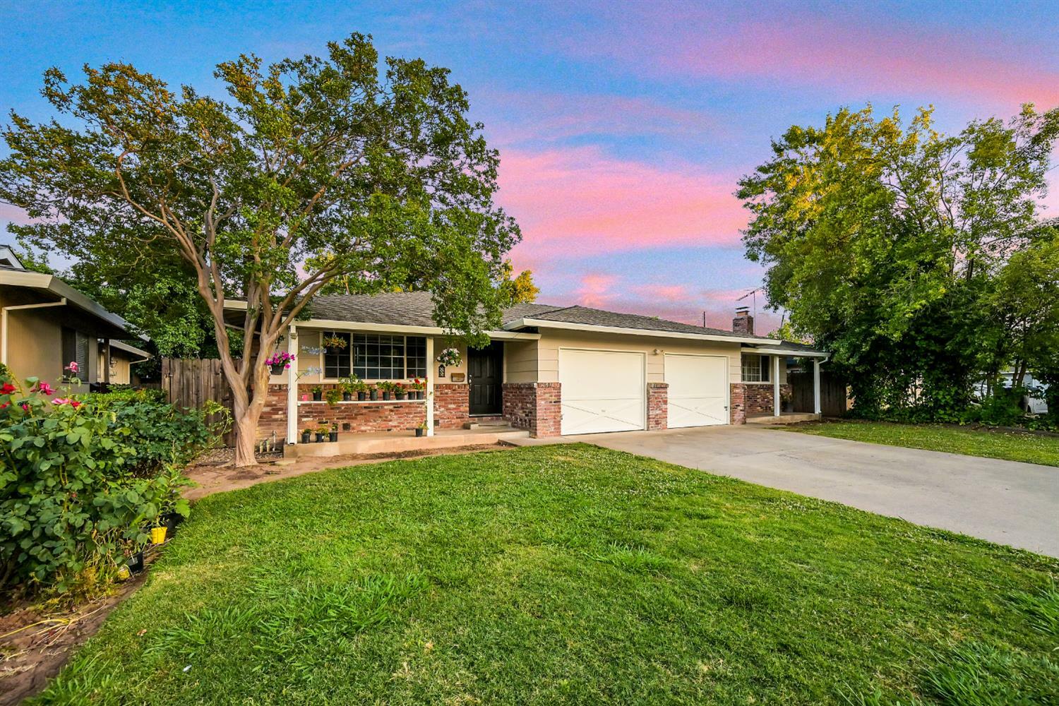 Property Photo:  1420 Topaz Way  CA 95864 