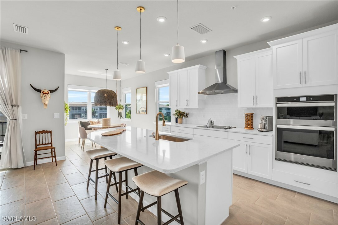 Property Photo: 4595 Arboretum Circle 203 FL 34112