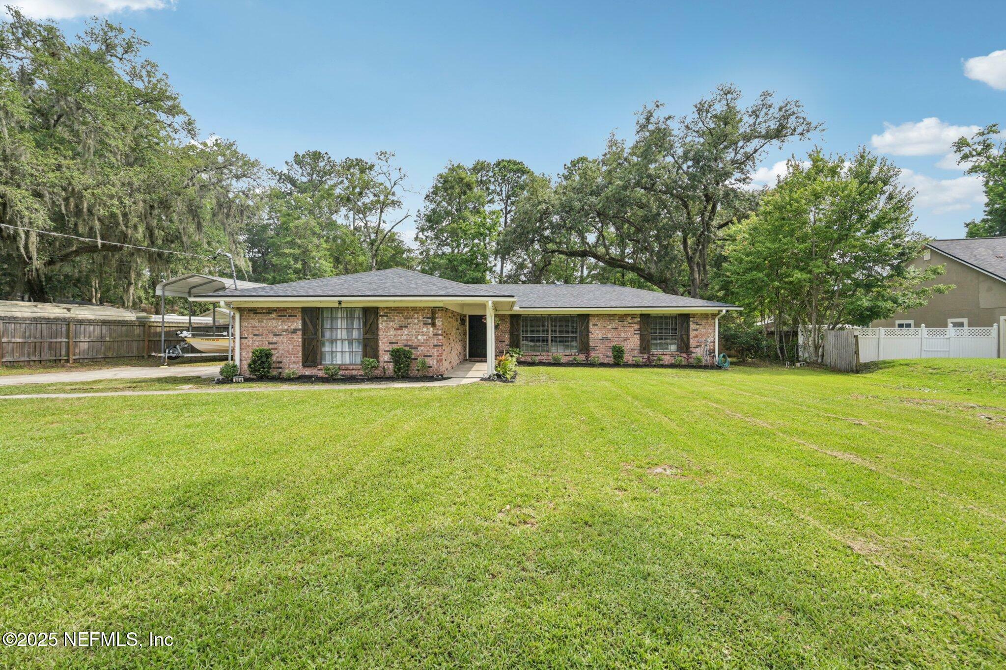 Property Photo: 884 Live Oak Lane FL 32003