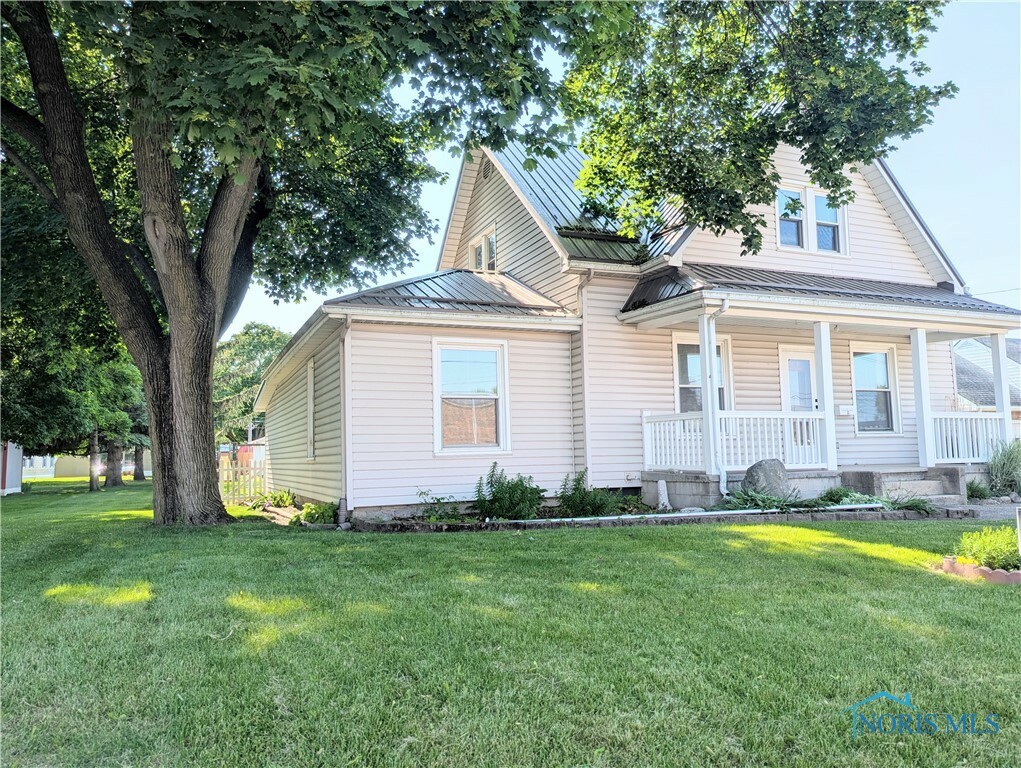Property Photo: 443 N Michigan Avenue OH 43517