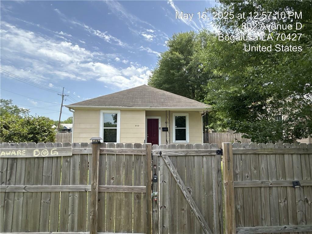 Property Photo: 802 Avenue D LA 70427