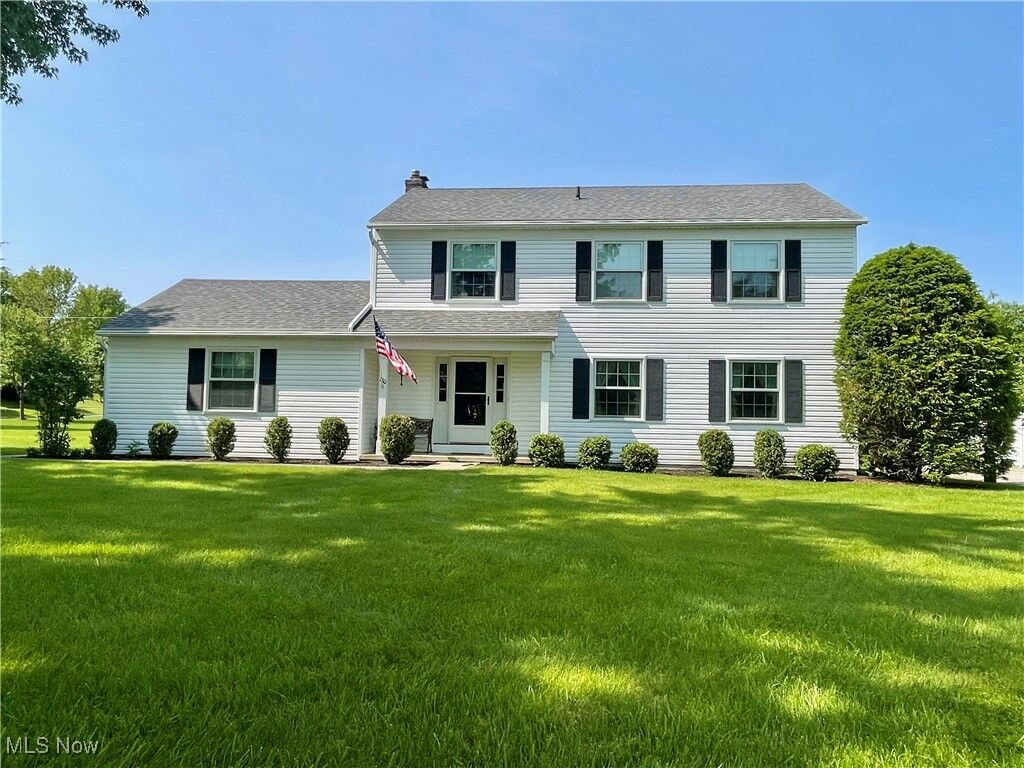 Property Photo:  180 Atterbury Boulevard  OH 44236 