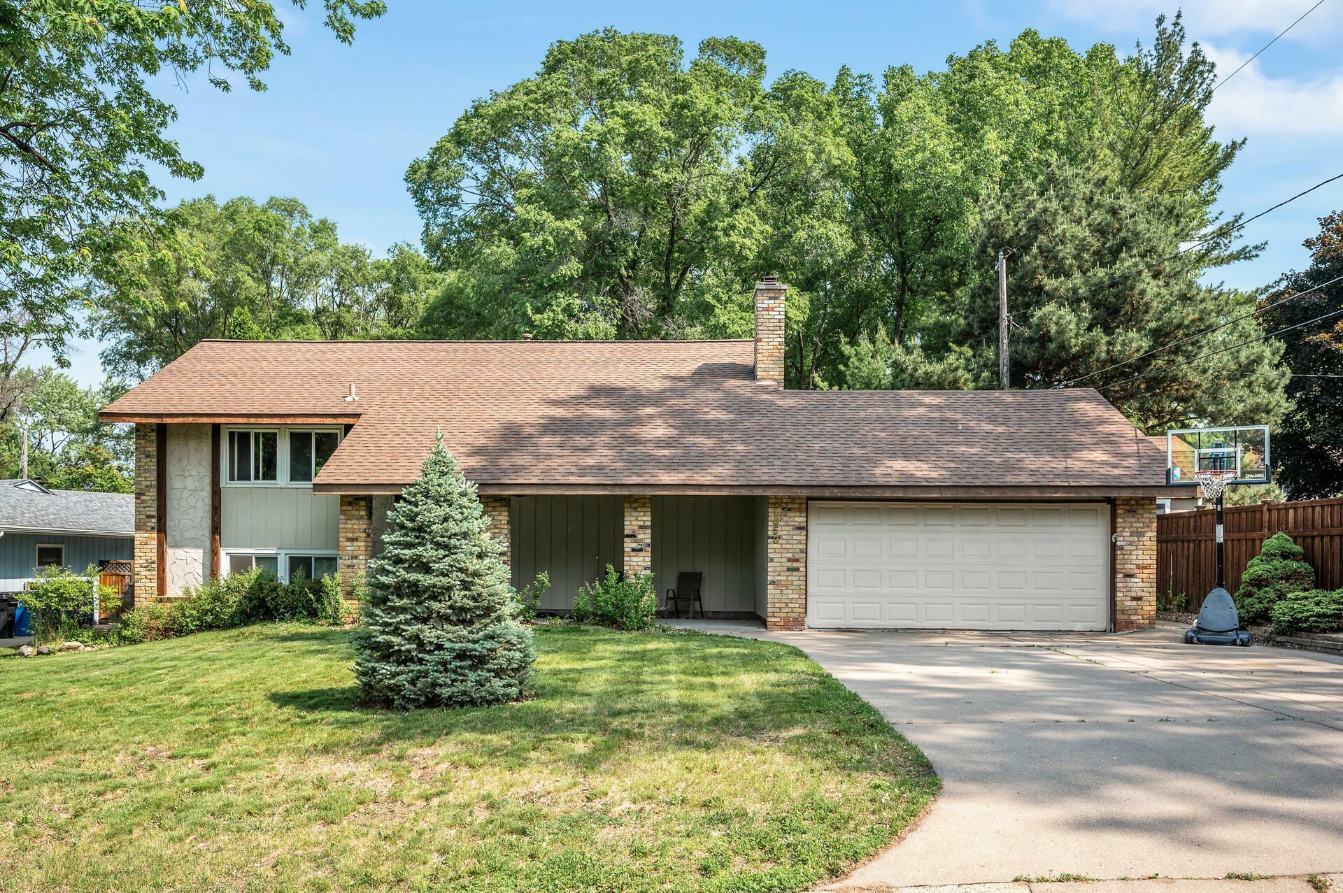 Property Photo:  1653 Briardale Road NE  MN 55432 