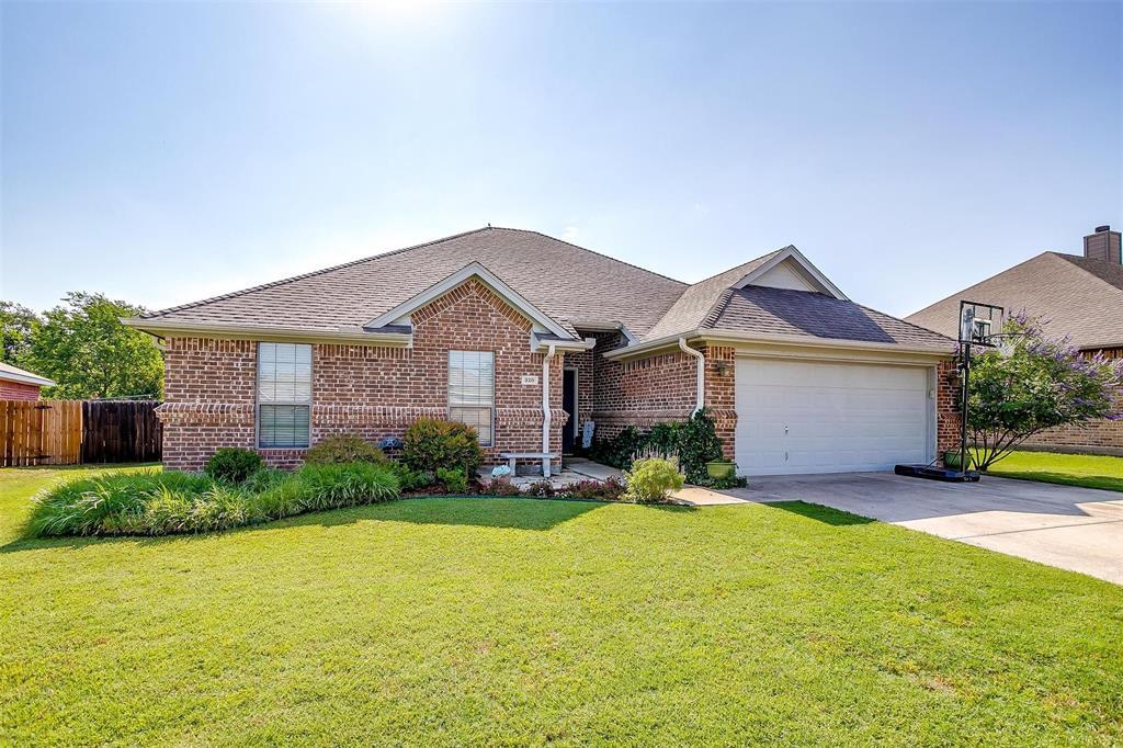 Property Photo: 320 Westgate Drive TX 76008