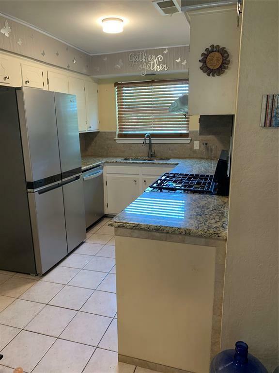 Property Photo:  114 Barbara Way  TX 75165 