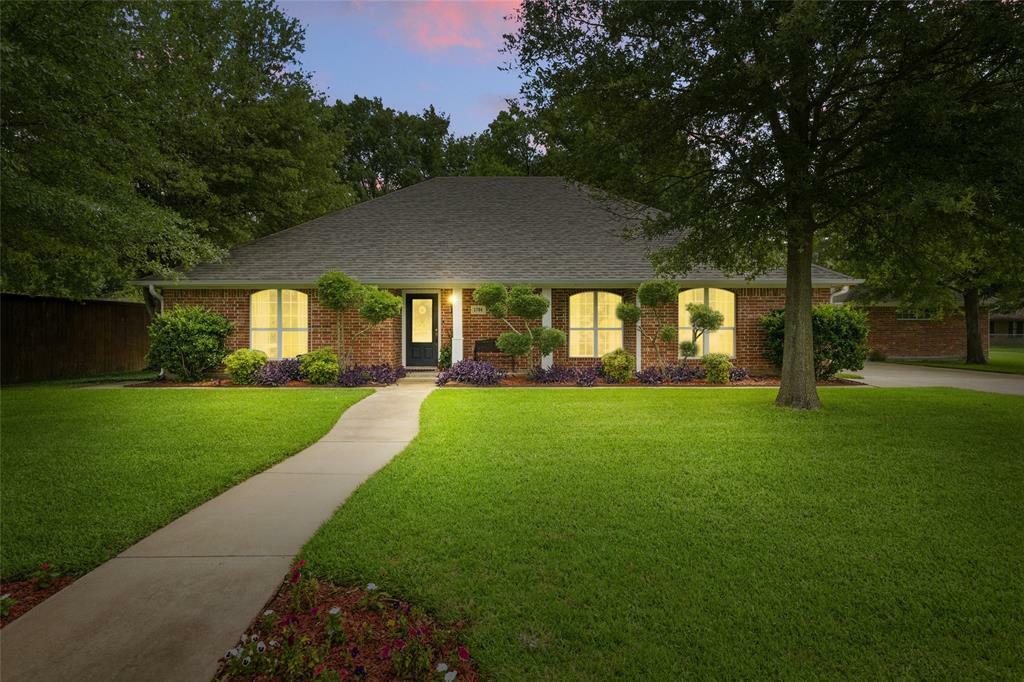 Property Photo: 1704 Drake Drive TX 75428