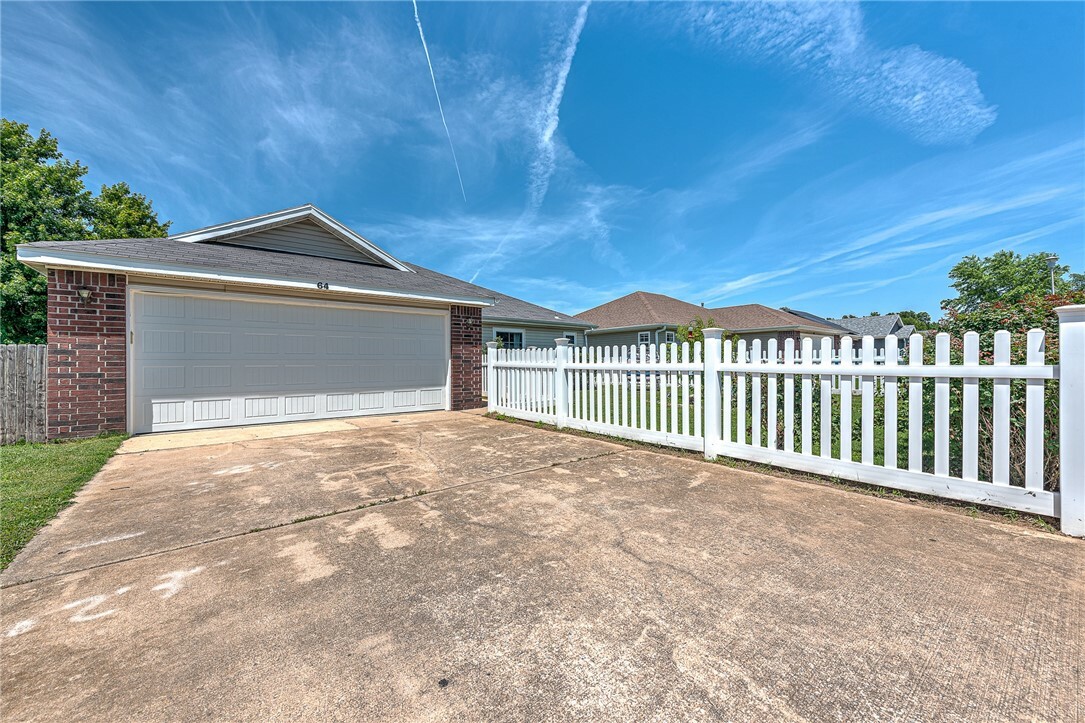 Property Photo: 64 Cheryl Circle AR 72712