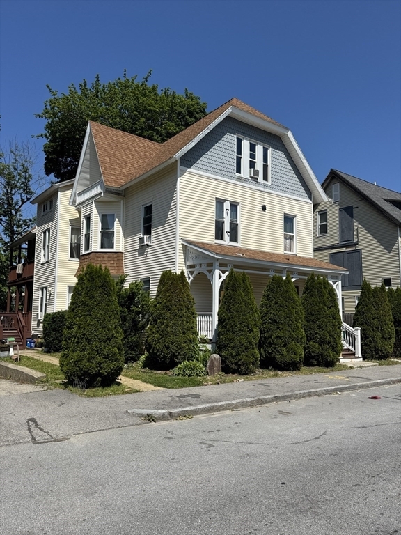 Property Photo: 15 Russell St MA 01609
