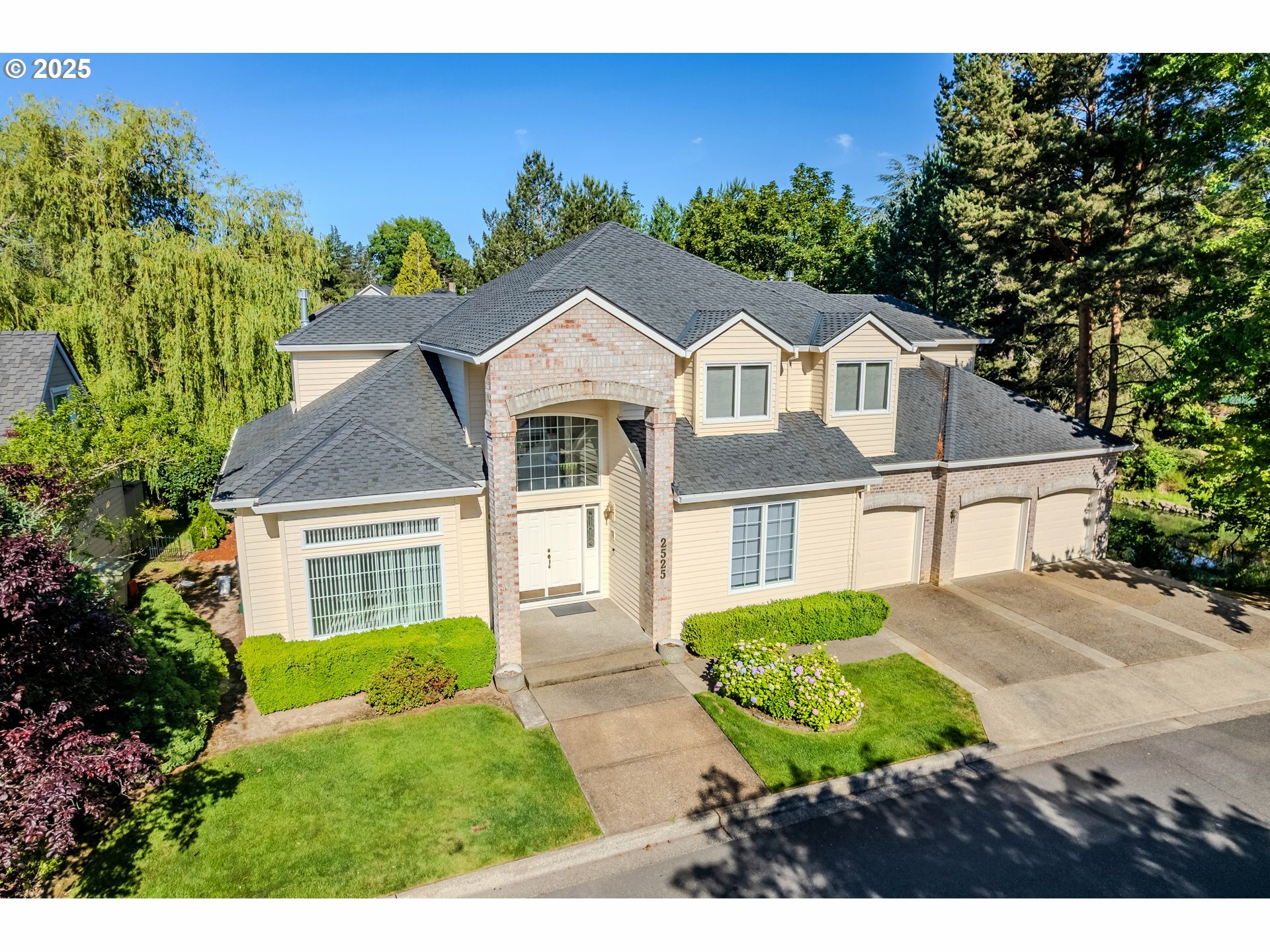 Property Photo: 2525 NW 141st Pl OR 97210