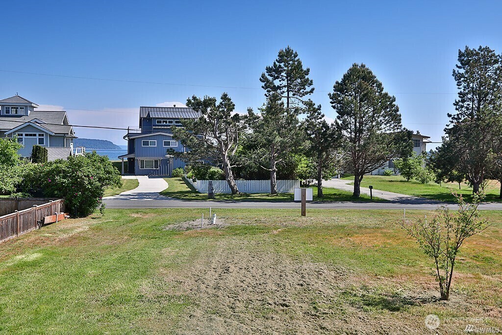 2021  Shore Avenue  Freeland WA 98249 photo