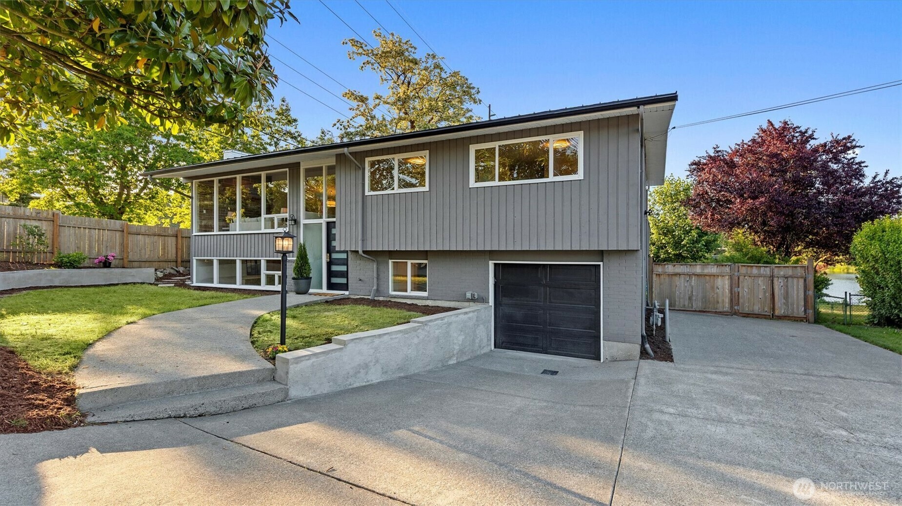 Property Photo: 2104 N 172nd St WA 98133