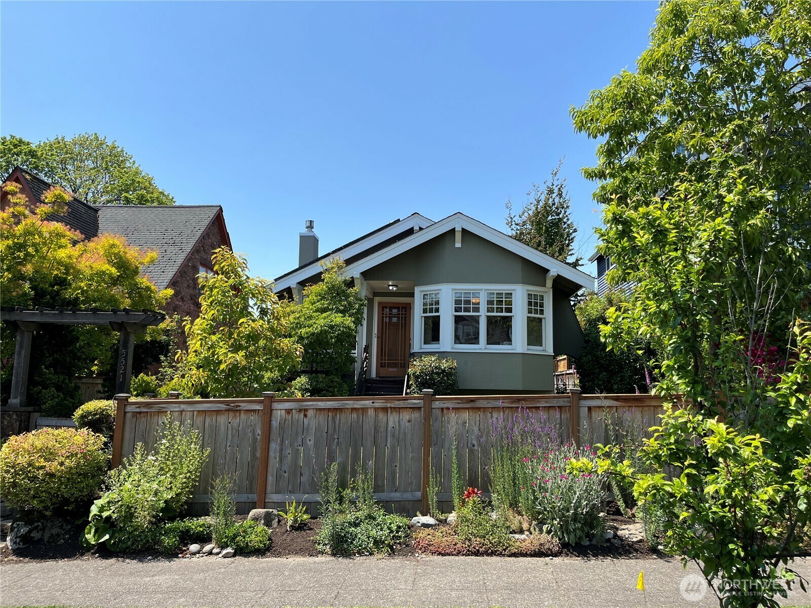 Property Photo: 5521 34th Avenue NE WA 98105
