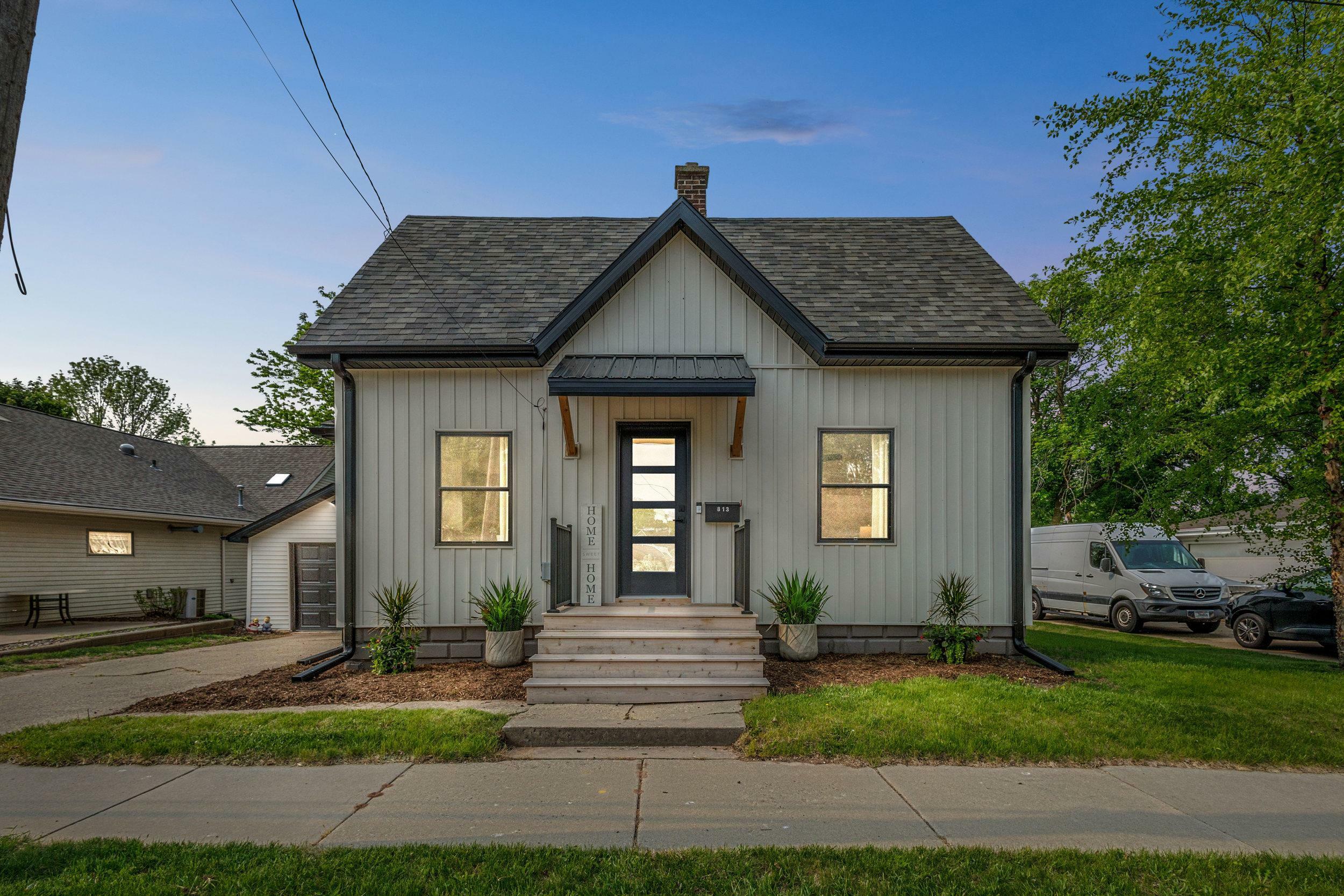 Property Photo: 813 W Main Street WI 54140
