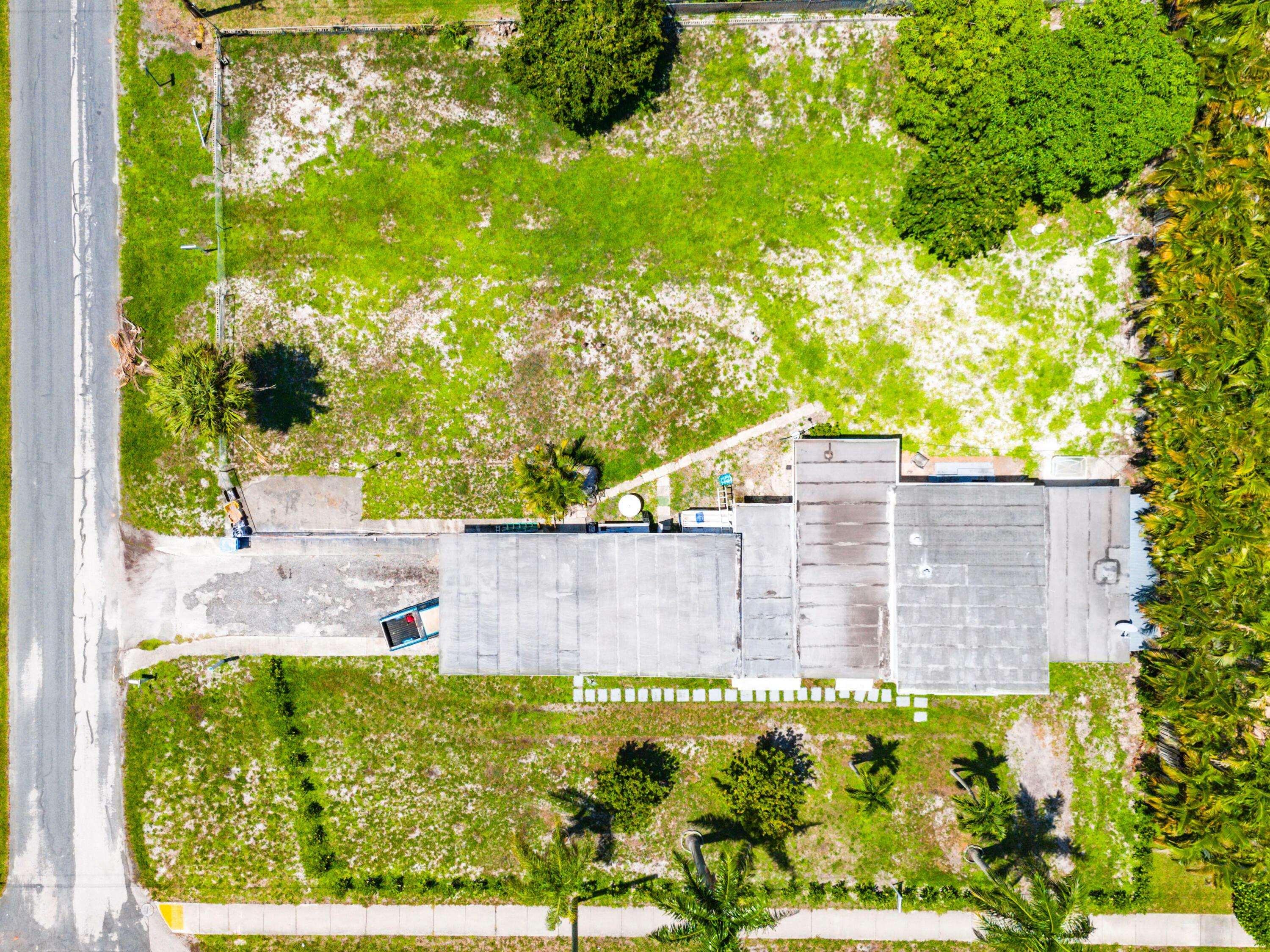 Property Photo: 335 Gulfstream Boulevard FL 33435