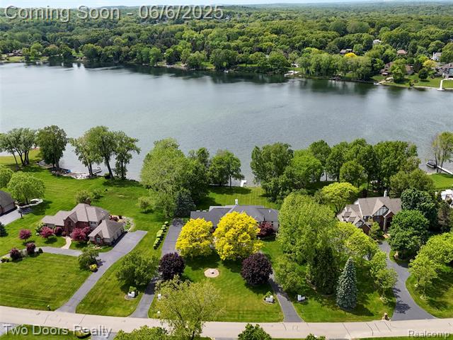 532 Shrewsbury Drive  Orion Twp MI 48348 photo