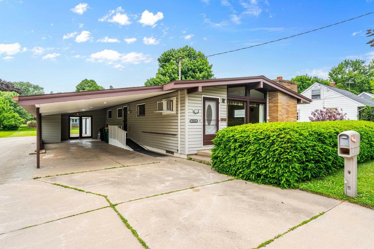 Property Photo: 1062 Metomen Street WI 54971
