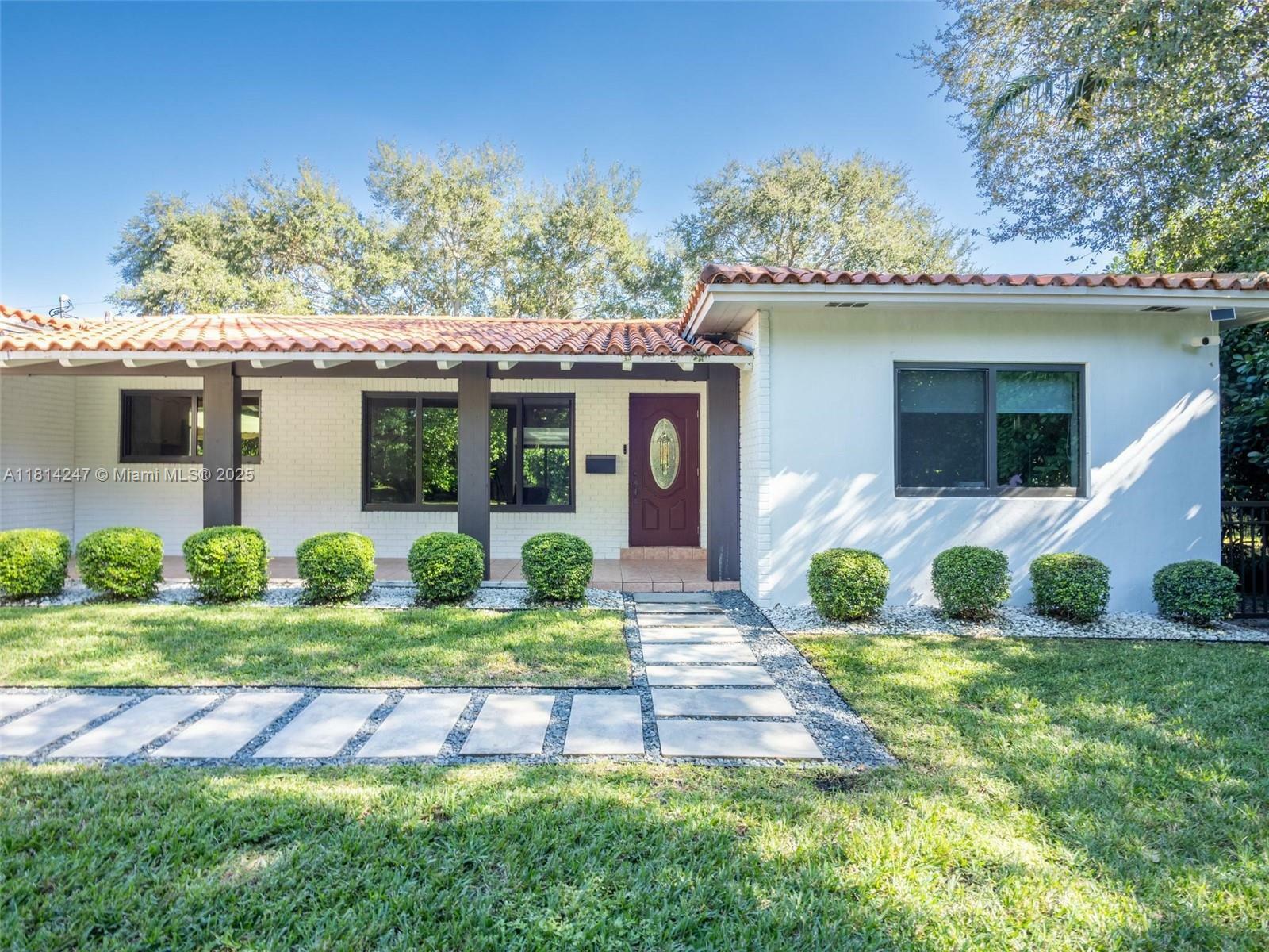 Property Photo: 10801 NE 8th Ct FL 33161