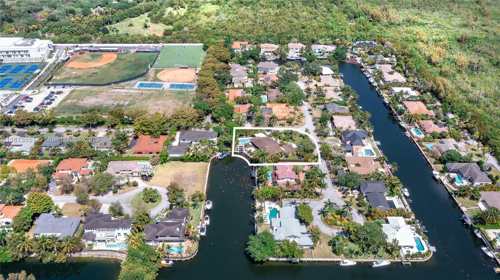 Property Photo: 1240 Campamento Ave FL 33156