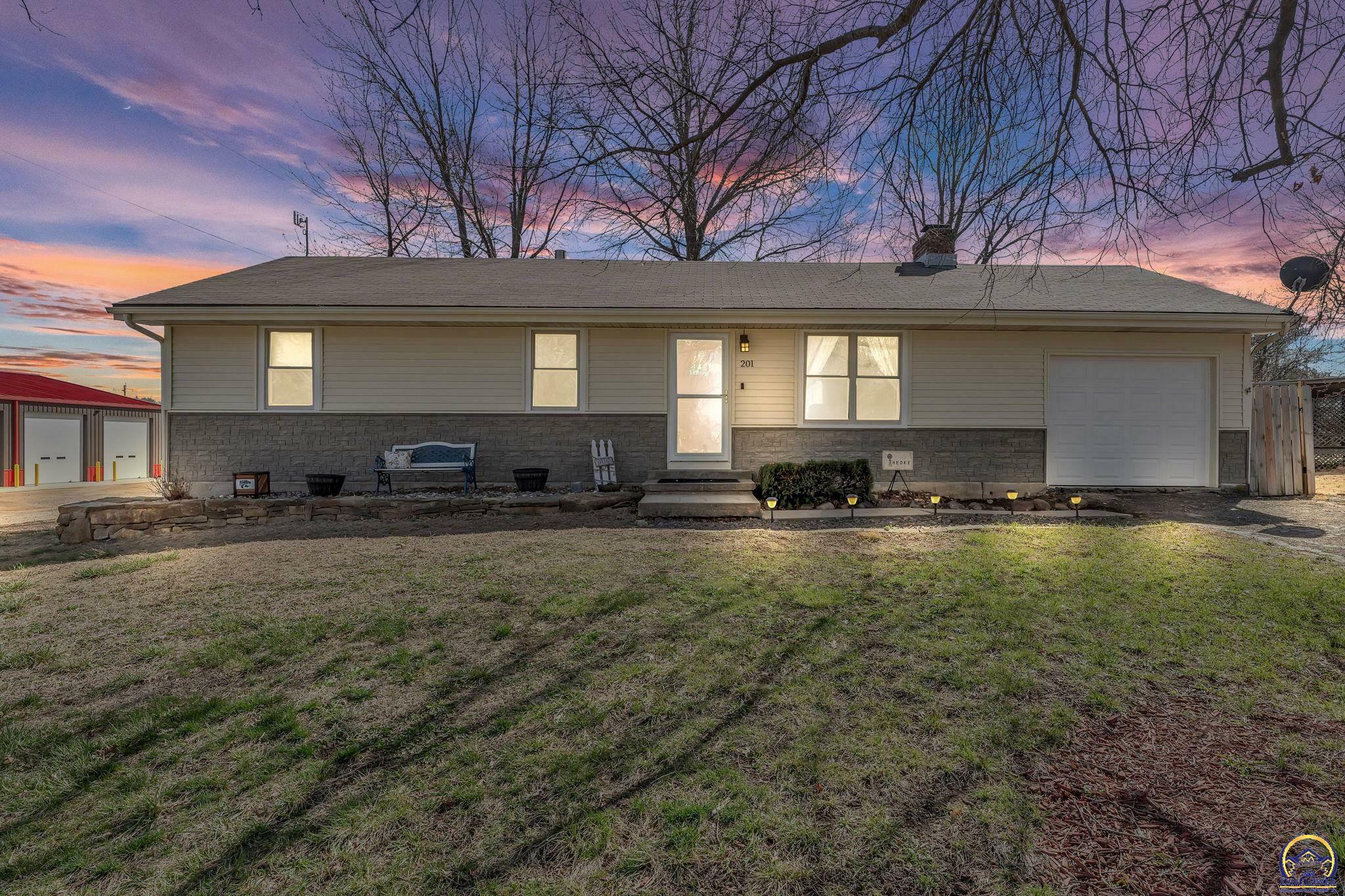 Property Photo: 201 W 9th St KS 66524
