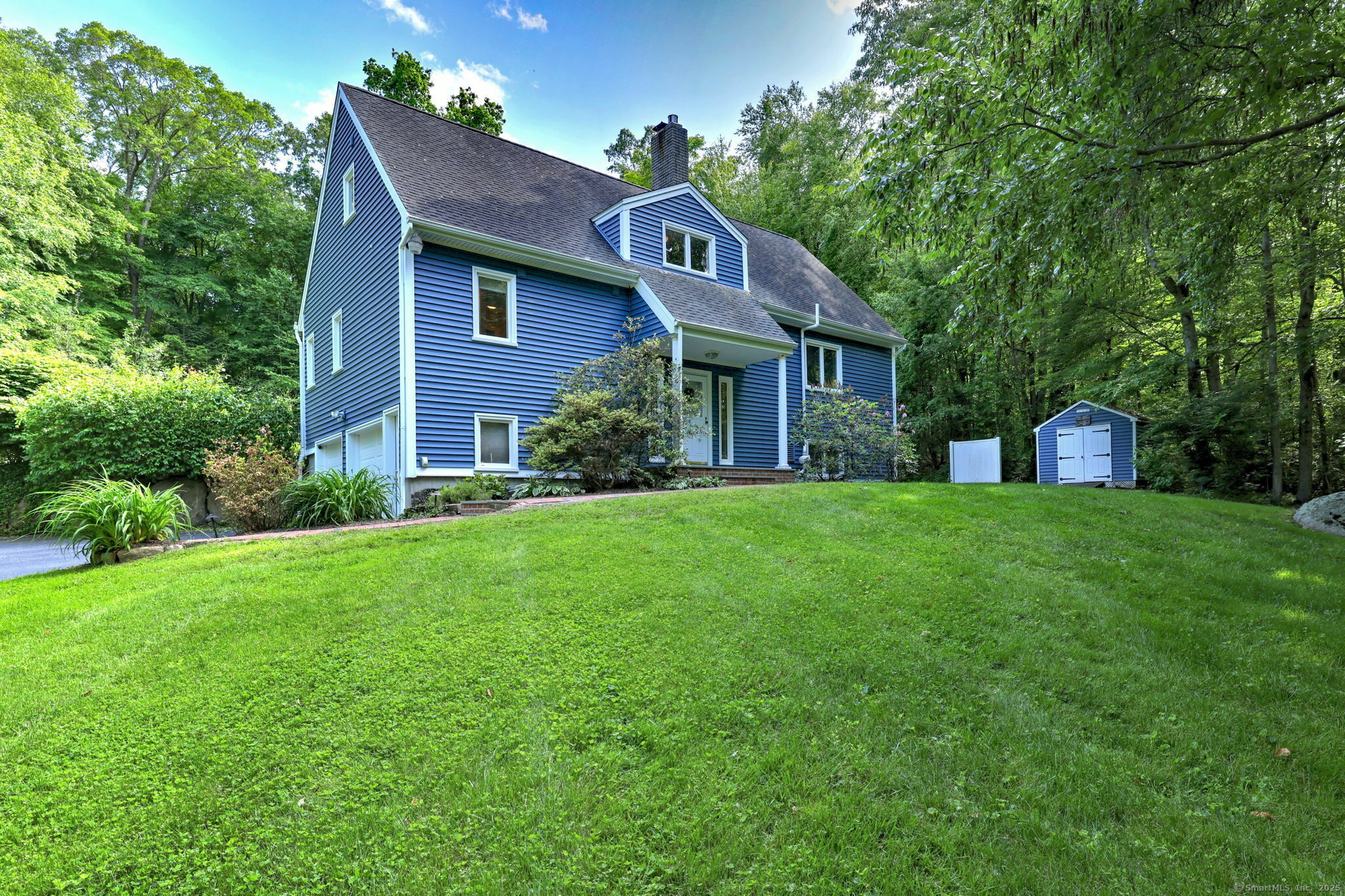 Property Photo: 76 Crestwood Road CT 06524