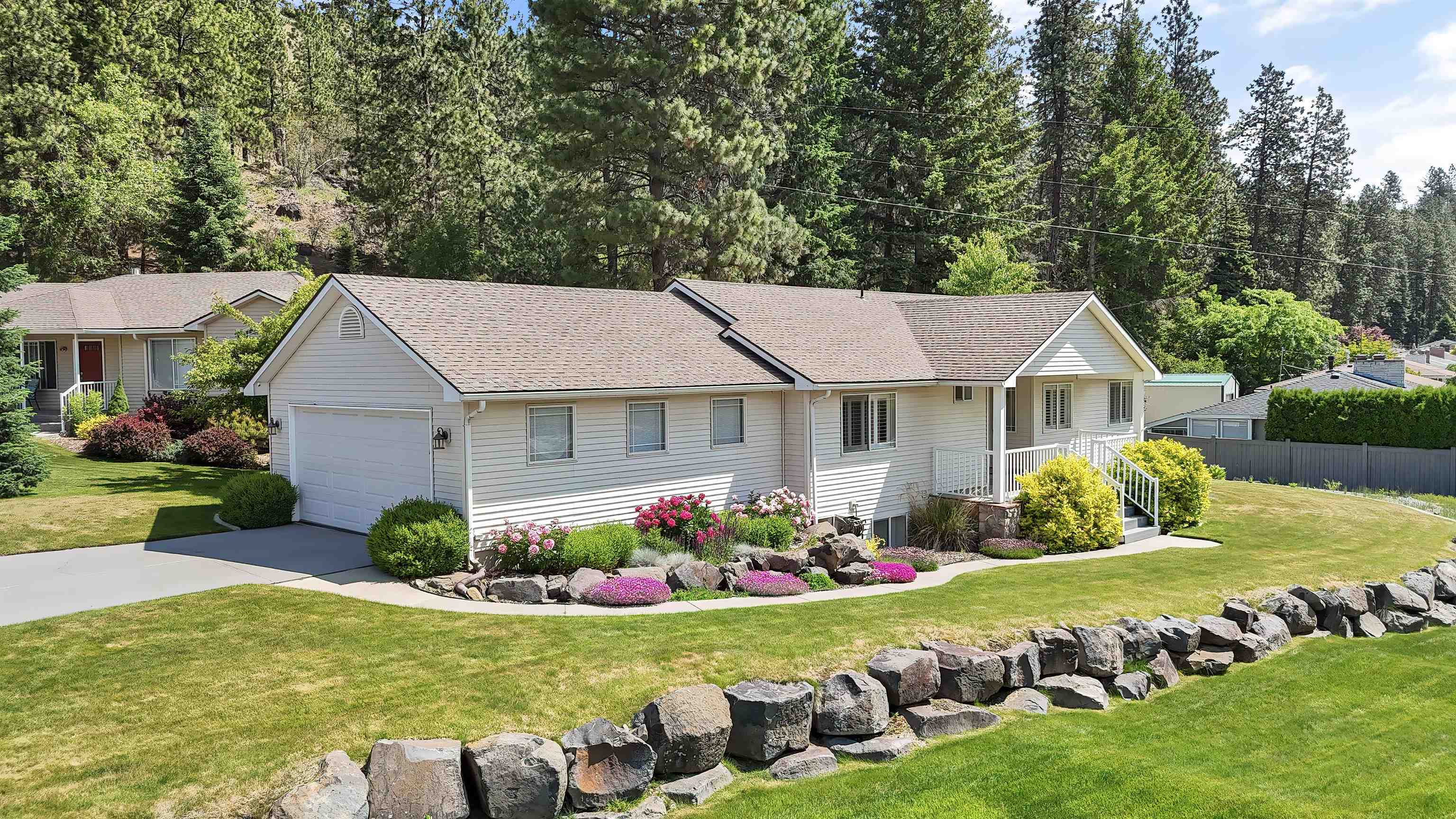 Property Photo: 3404 W Excell Ave WA 99208