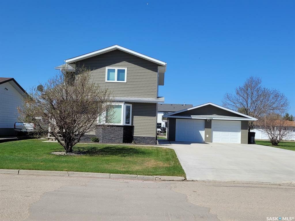 Property Photo: 3320 3rd Street NE SK S0E 0L0