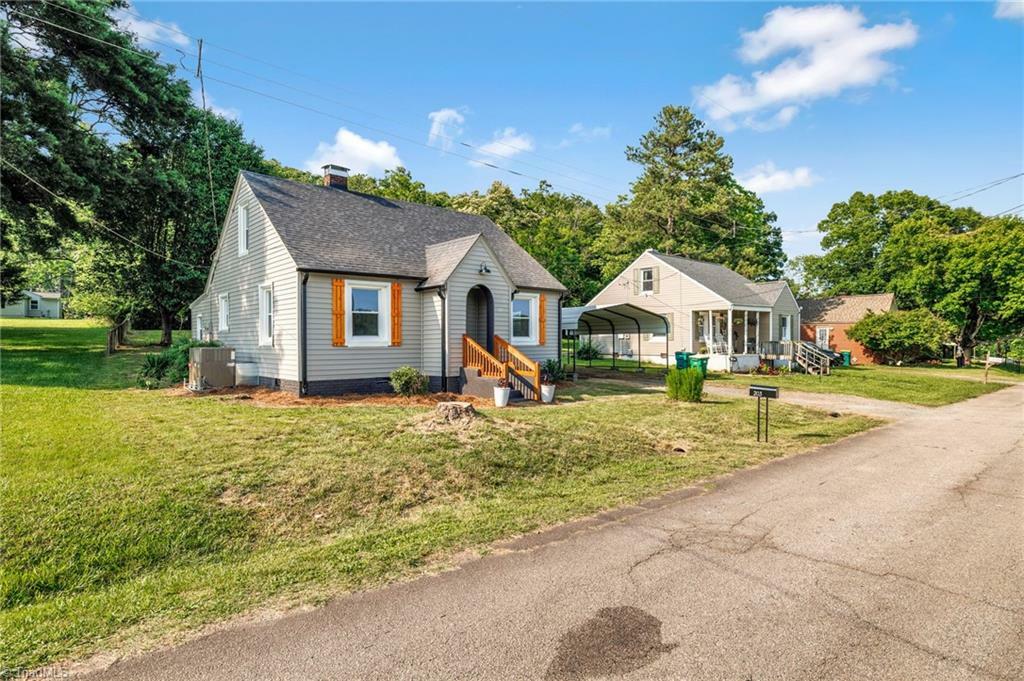Property Photo:  203 Thomas Street  NC 27048 