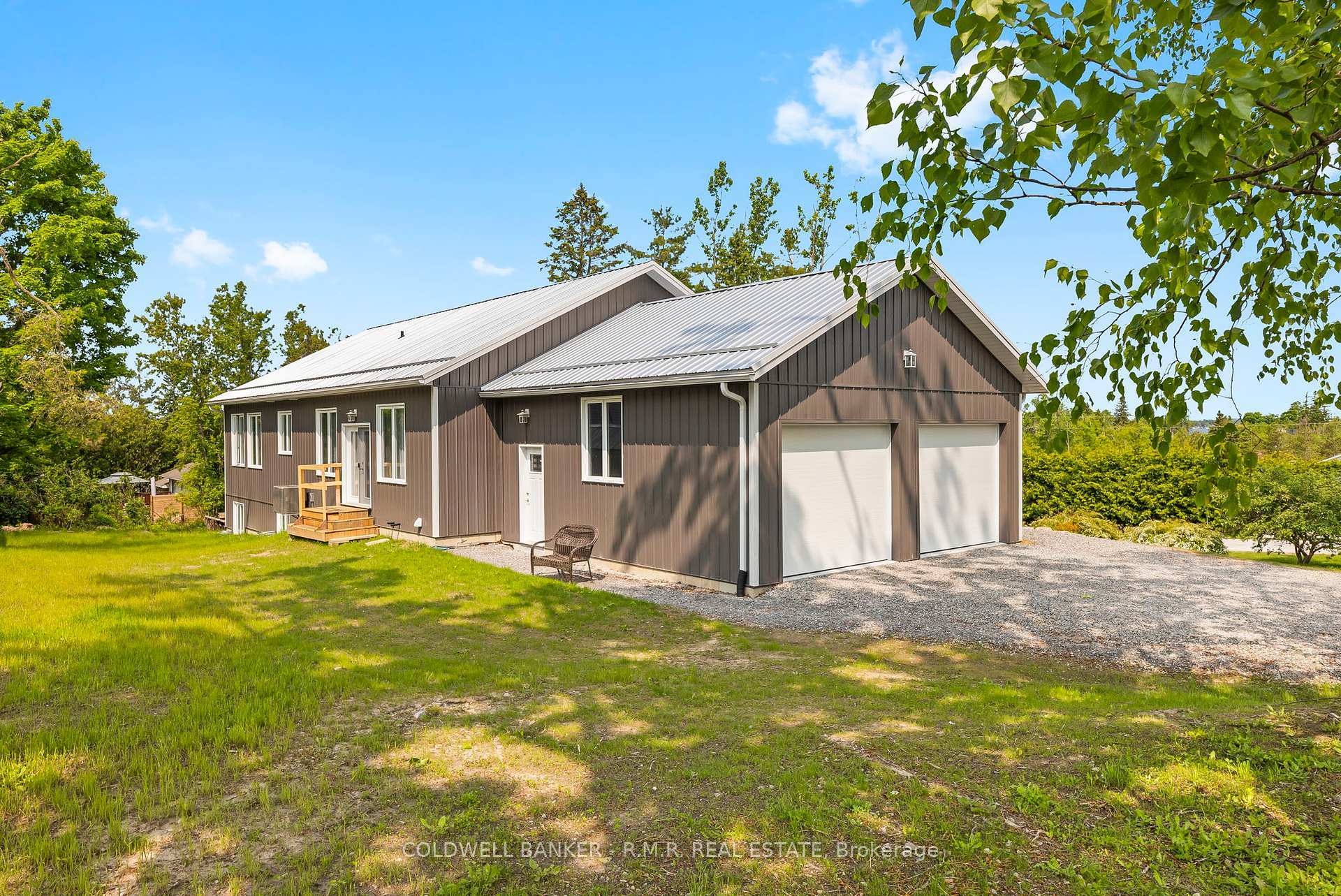 Photo de la propriété:  213 Pleasant Point Road  ON K9V 4R6 